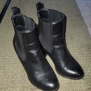 ❤️G.H. Bass black ankle boots